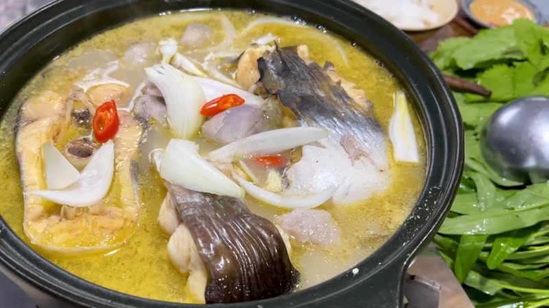 Cháo cá tra nóng hổi, ngọt từ cá tươi
