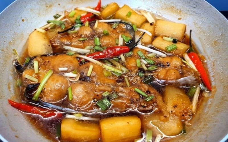 Cá tra kho củ cải đậm đà, hấp dẫn