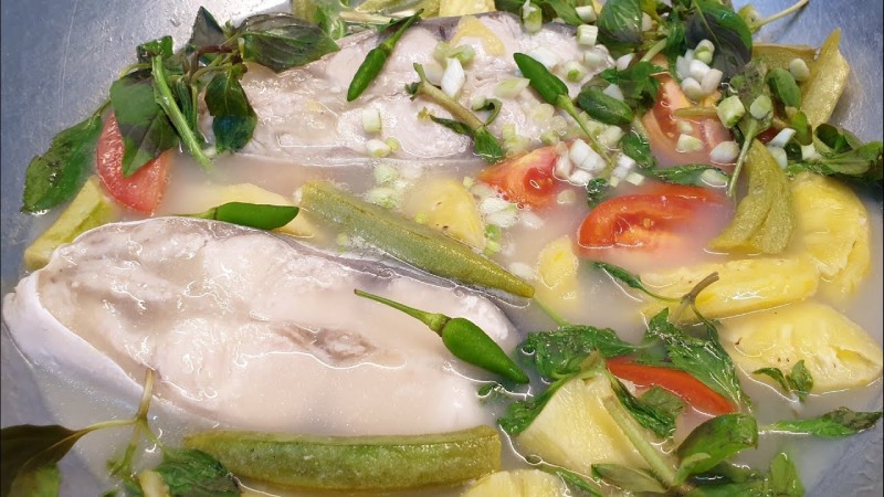 Canh chua cá tra, vị chua thanh, cá tươi