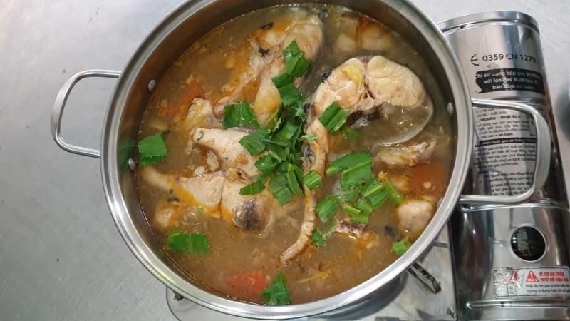 Lẩu cá trôi hấp dẫn với hương thơm lan tỏa