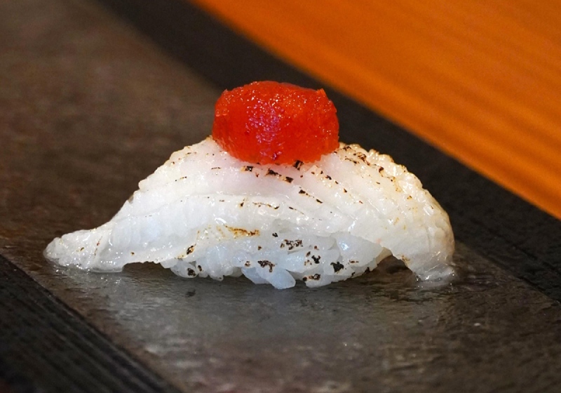 Sushi cá tuyết tươi ngon, lát cá trắng mềm chuẩn phong cách Nhật