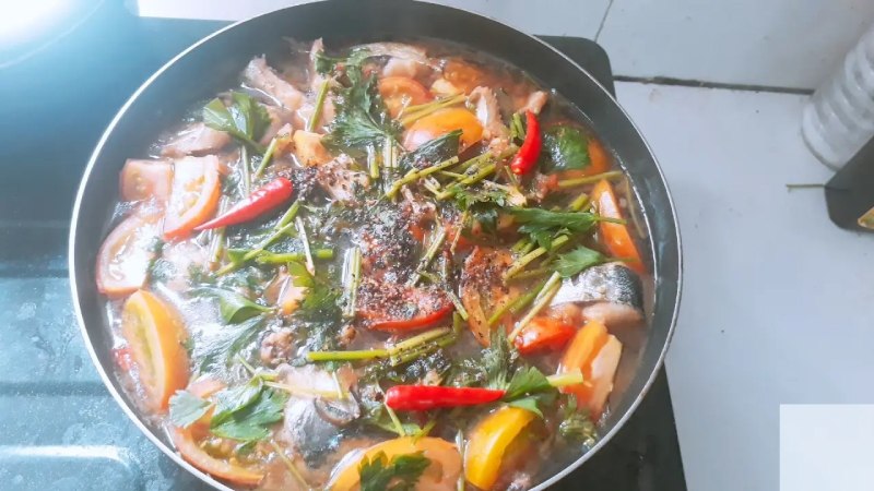 Cá xương xanh kho cà chua hấp dẫn