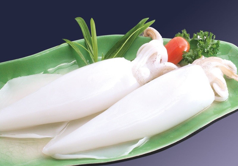 Sơ chế và làm khô mực tươi