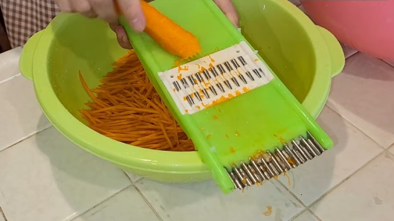 Bào sợi cà rốt