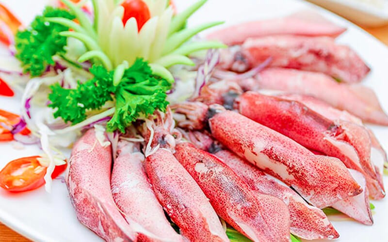 Hấp mực chín tới