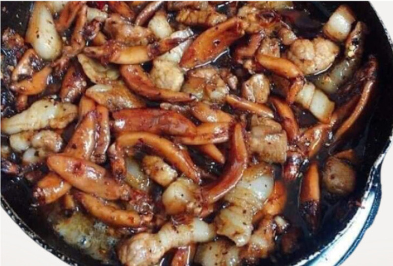 Món mực muối rim thịt ba chỉ