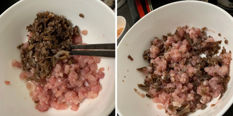Trộn thịt lợn xay với mộc nhĩ (nấm mèo) băm nhỏ để làm nhân mực nhồi thịt