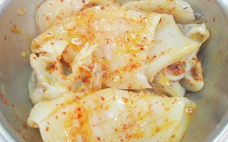 Mực tươi ướp muối ớt