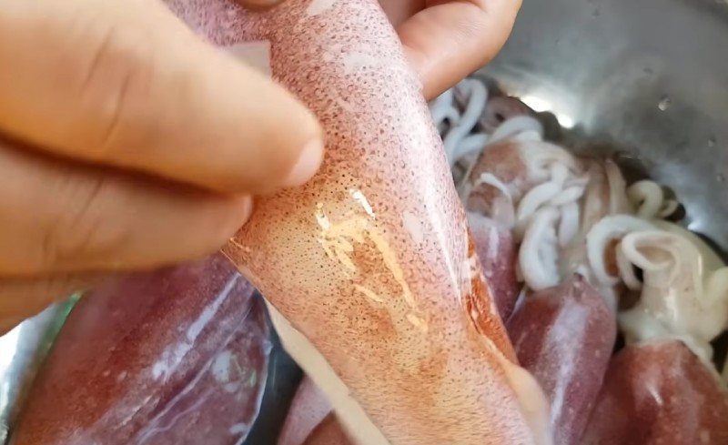 Sơ chế mực và nguyên liệu