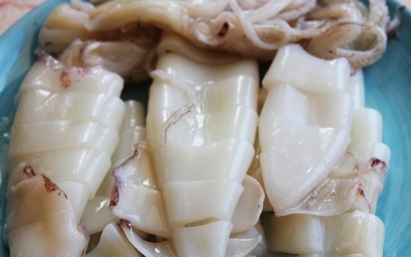 Sơ chế làm sạch mực