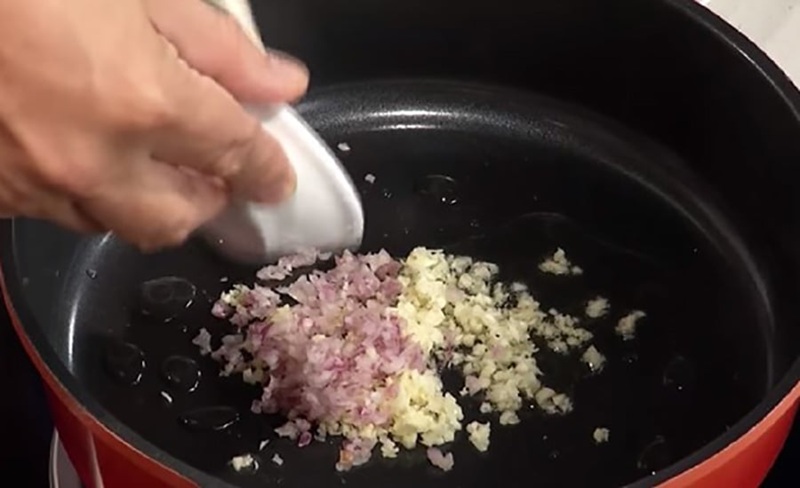 Phi thơm hành tỏi