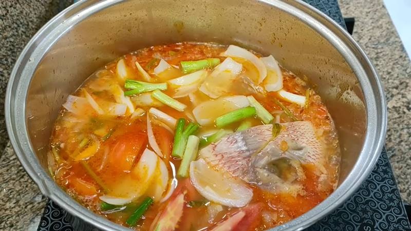 Thành phẩm nồi canh ngót cá diêu hồng