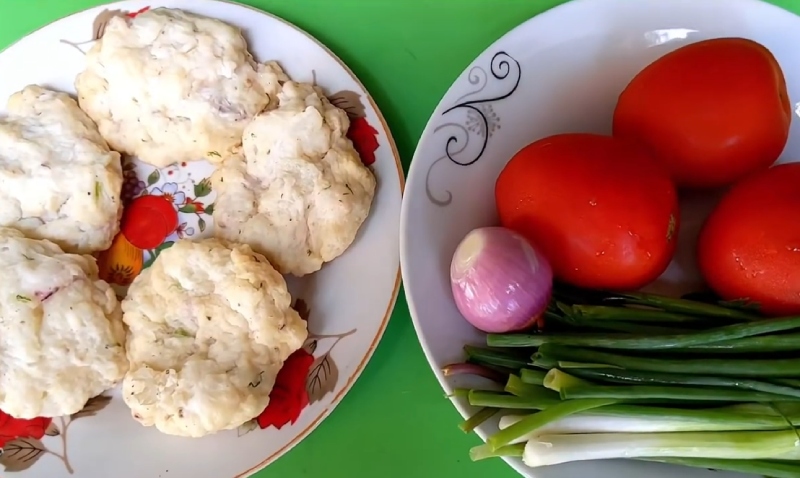 Chả mực và các nguyên liệu nấu cùng