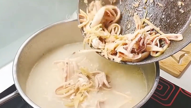 Mực được nấu cháo thơm ngon
