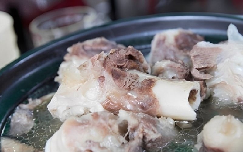 Xương được hầm cho thật nục