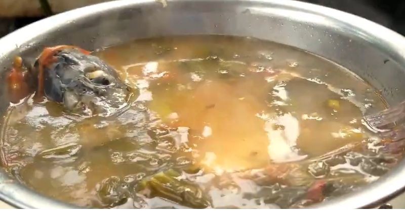 Thành phẩm lẩu cá rô phi dưa chua