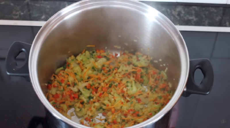 Xào các nấm đùi gà với cá hồi