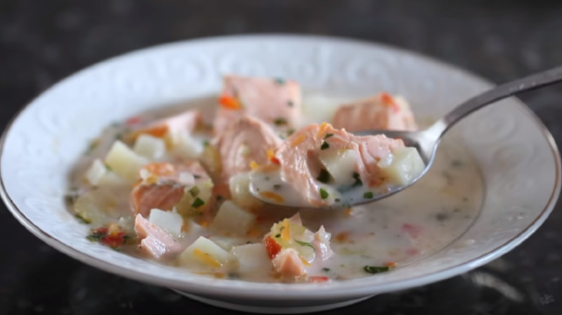 Súp cá hồi rau củ