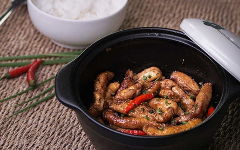 Trứng cá ngừ kho tộ