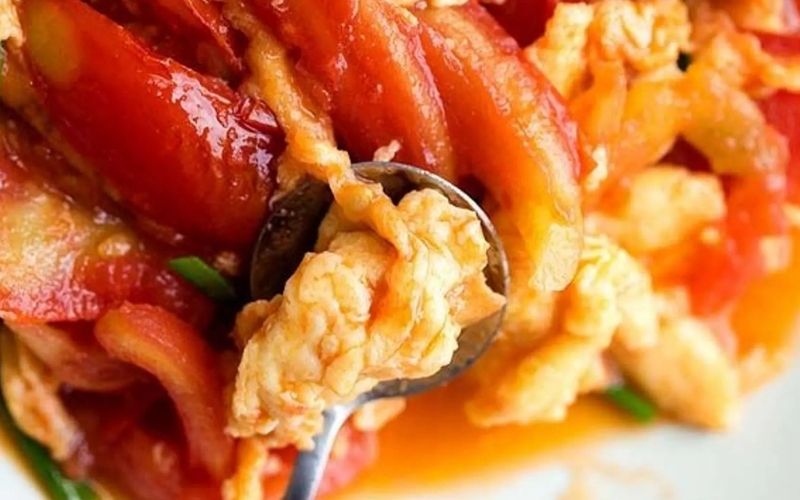 Trứng cá ngừ sốt cà chua