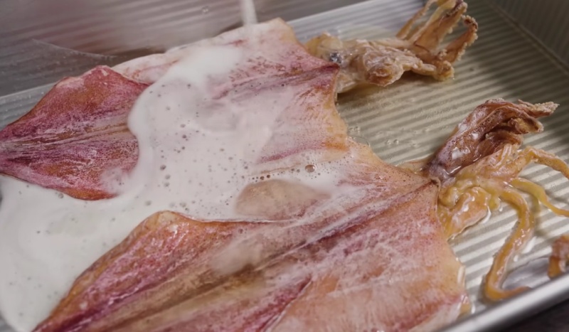 Mực khô được ngâm với bia tầm 10 phút