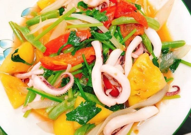 Thành phẩm món mực xào hành tây