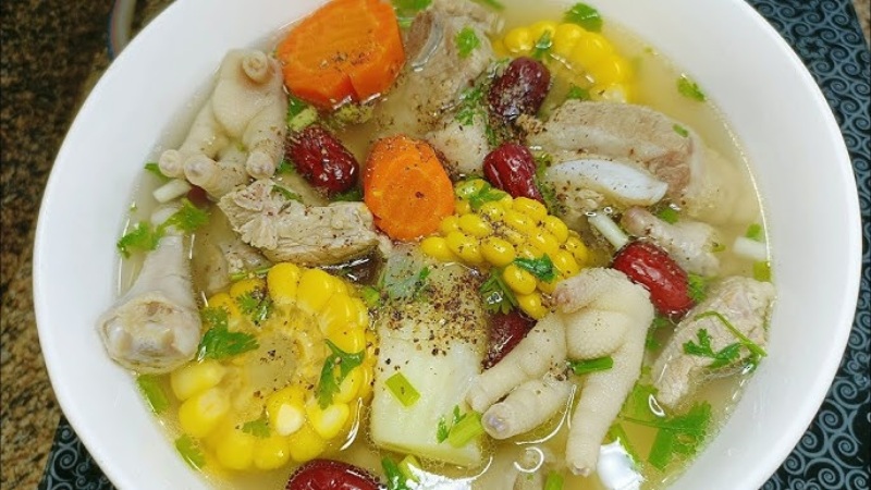 Canh chân vịt hầm rau củ bổ dưỡng