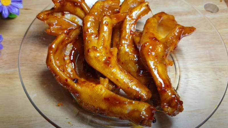 Chân vịt cay Tứ Xuyên màu sắc bắt mắt