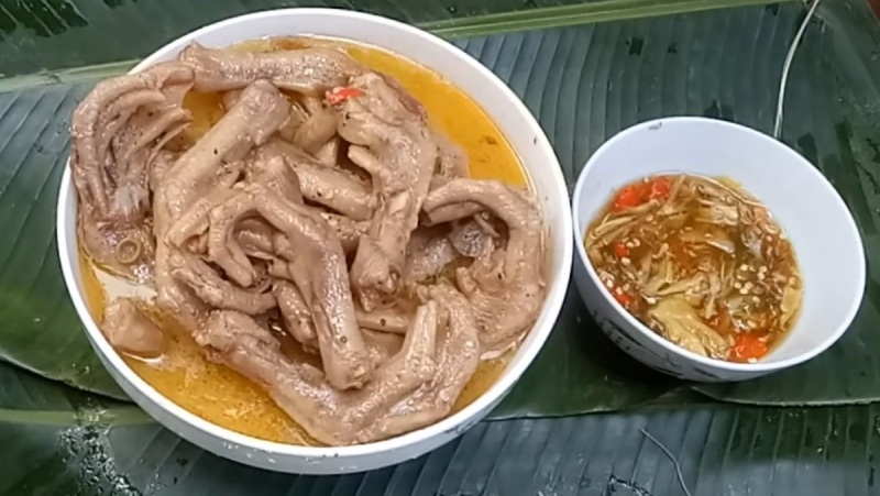 Chân vịt hầm nước cốt dừa đậm đà, mềm mịn