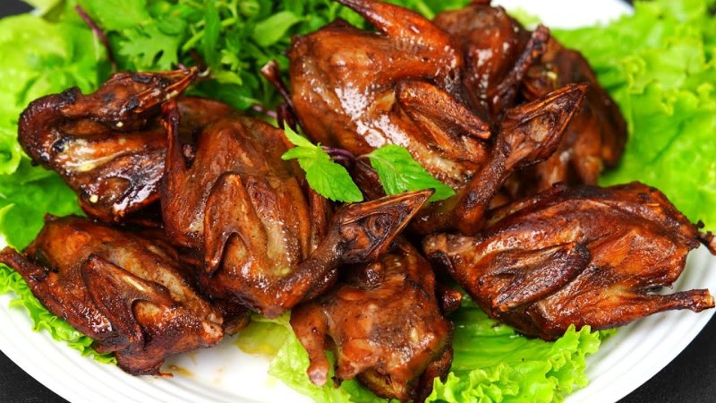 Chim cút chiên nước mắm vàng nâu óng ả