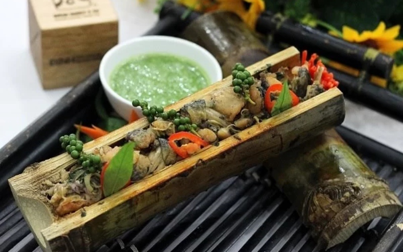 Ếch nướng ống tre