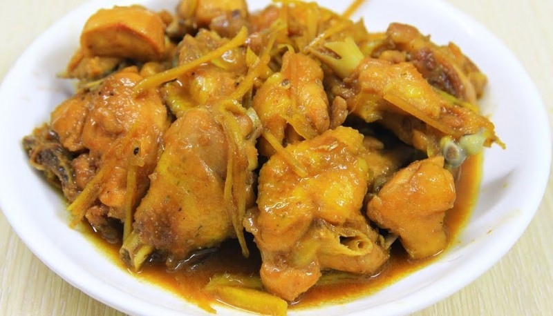 Gà Đông Tảo kho gừng đậm vị, cay ấm dễ ăn