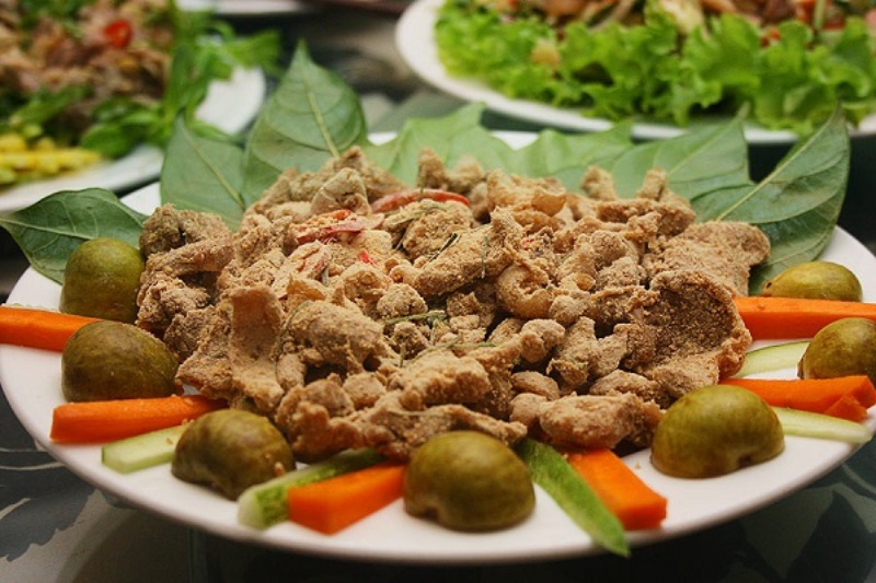 Da gà Đông Tảo bóp thính giòn dai, thơm thính gạo