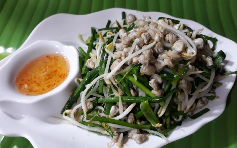 Hến xào giá hẹ