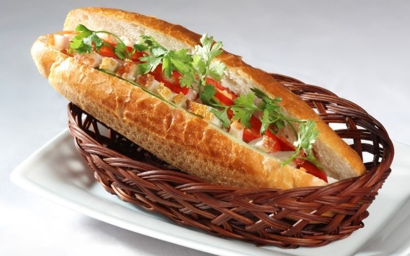 Bánh mì heo quay cho bữa sáng