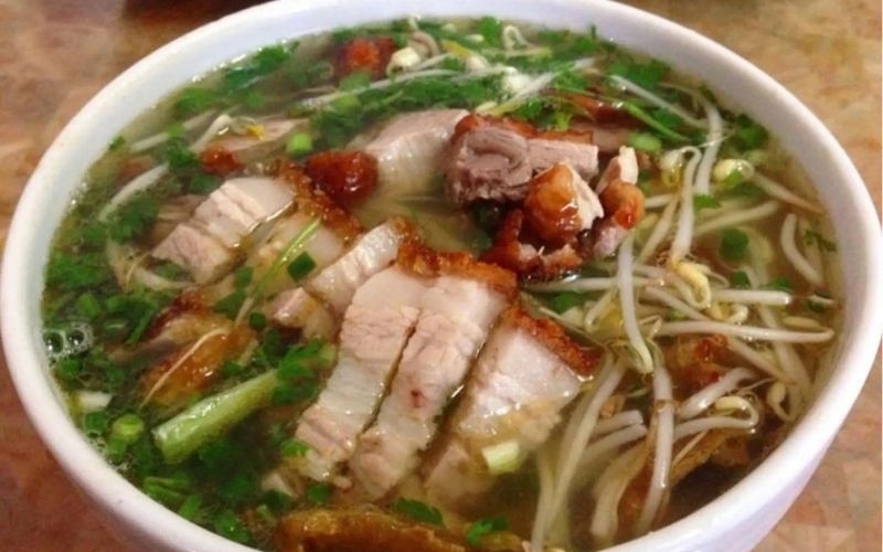 Phở heo quay thanh ngọt