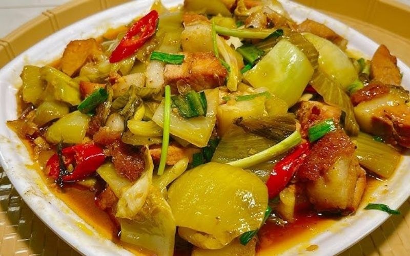 Heo quay xào cải rổ thanh mát