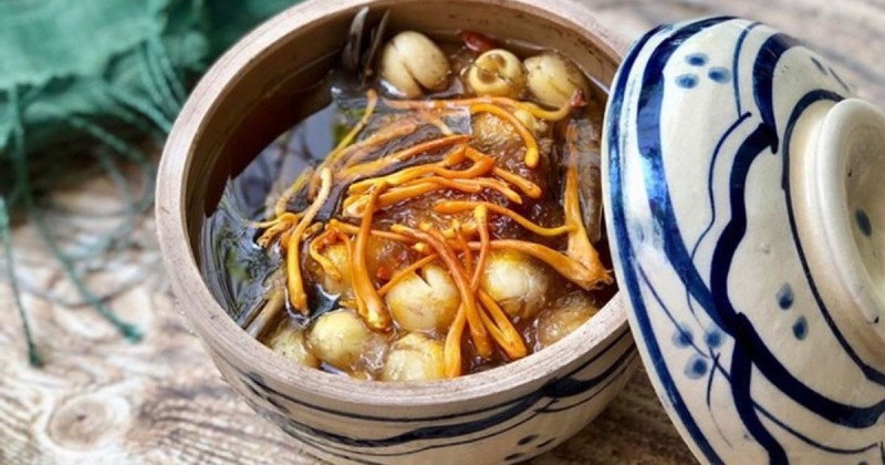 Kê gà tiềm đông trùng hạ thảo bổ dưỡng cao cấp