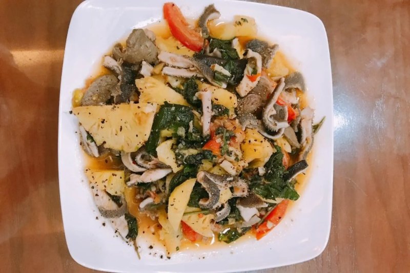 Lòng dê xào dứa thơm ngon