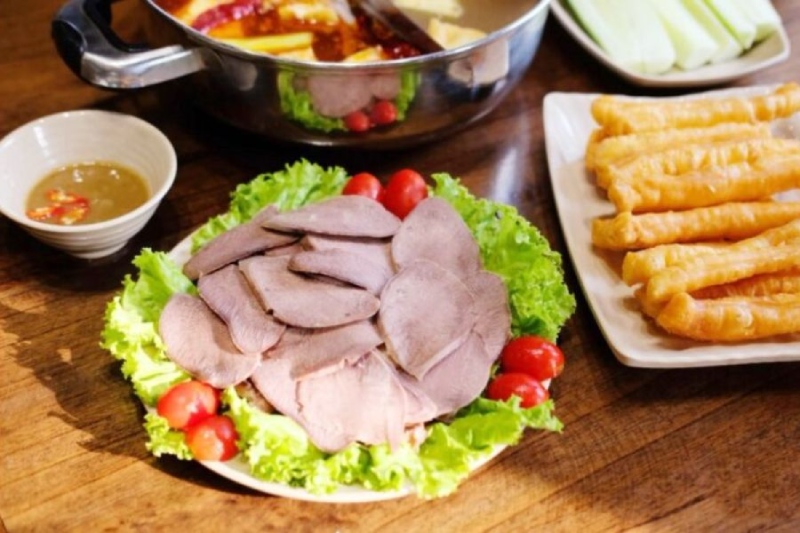 Lưỡi bò luộc với gừng