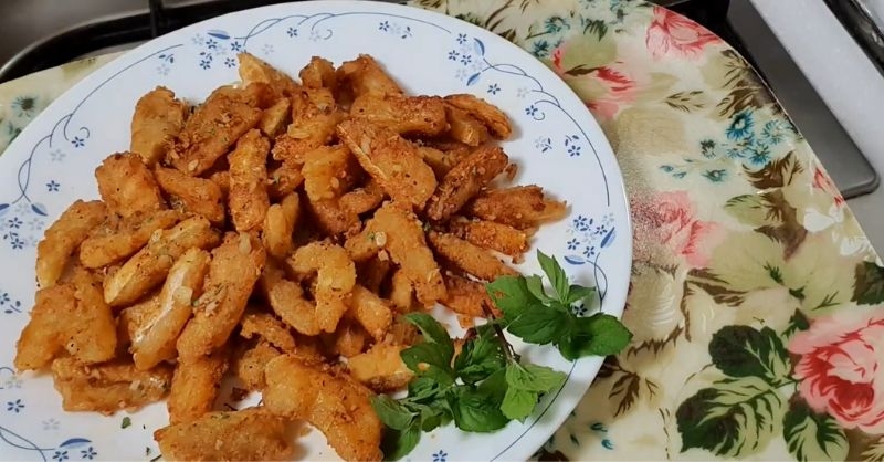 Lườn cá hồi chiên bơ tỏi thơm phức, giòn rụm