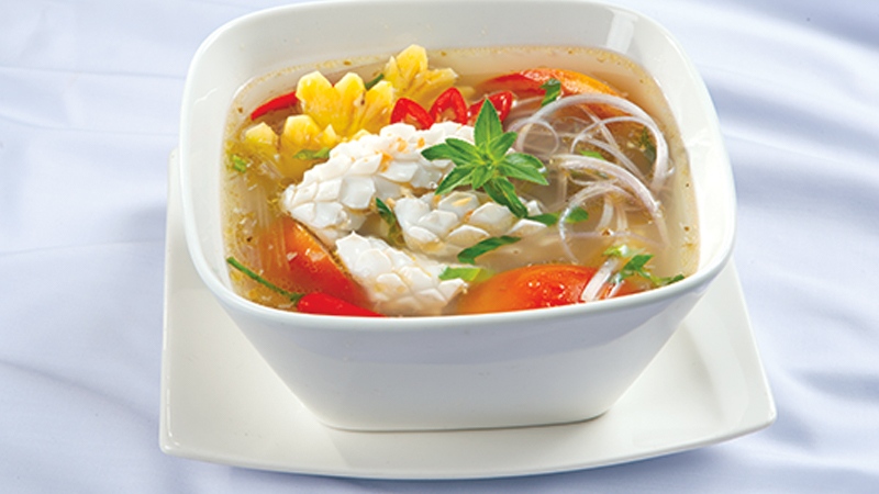 Canh chua mực thanh mát, mực tươi giòn, vị chua ngọt hài hòa