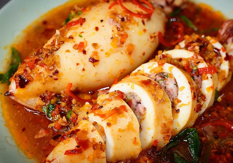 Mực nang nhồi thịt kho