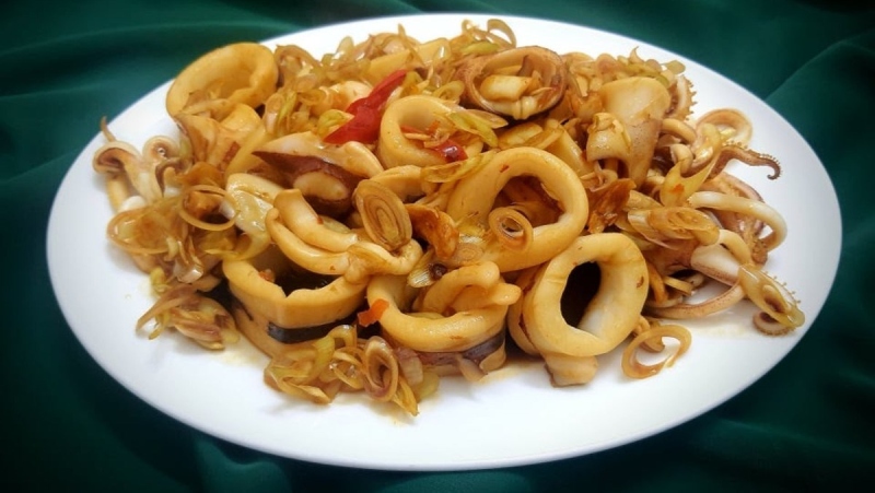 Mực nang xào sả ớt