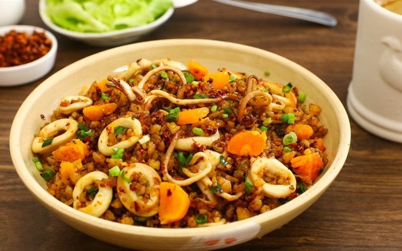 Cơm chiên mực nang