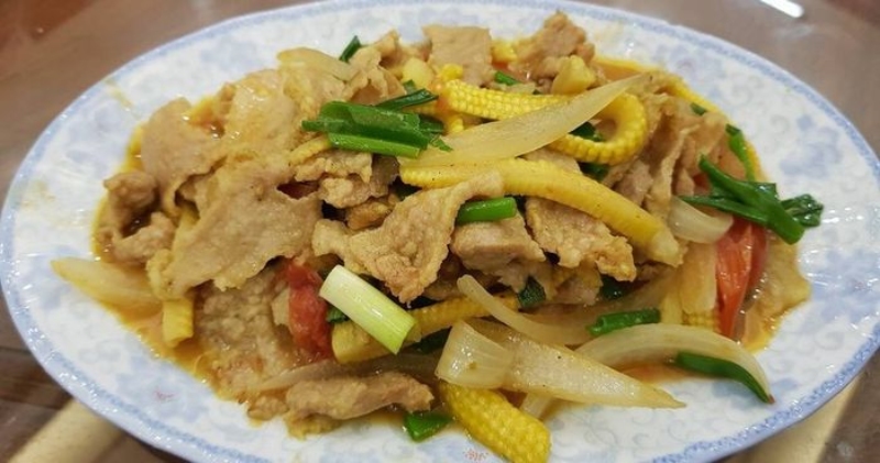 Nầm bò xào rau củ
