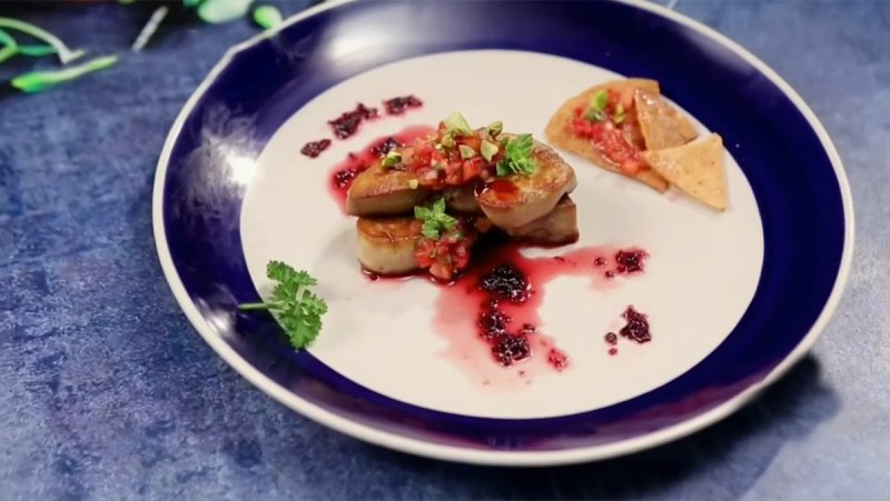 Gan ngỗng áp chảo sốt dâu béo mịn