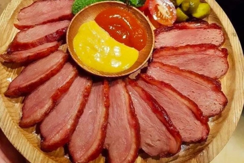 Lườn ngỗng hun khói đậm vị chắc thịt