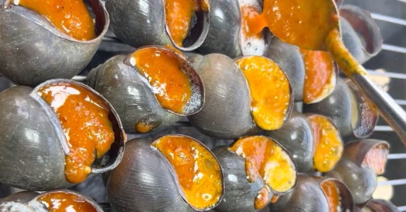 Ốc bươu nướng muối ớt