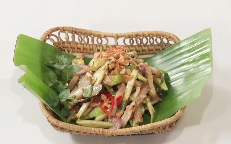 Gỏi ổi ốc giác với vị chua của ổi, kết hợp hương vị thơm ngon của ốc giác